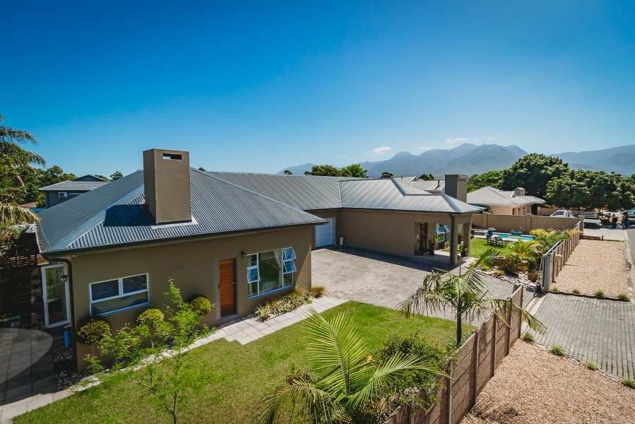 5 Bedroom Property for Sale in Heather Park Western Cape